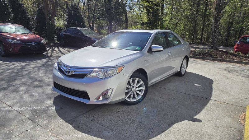 Used 2012 Toyota Camry XLE w/ Leather Pkg FWD image 1