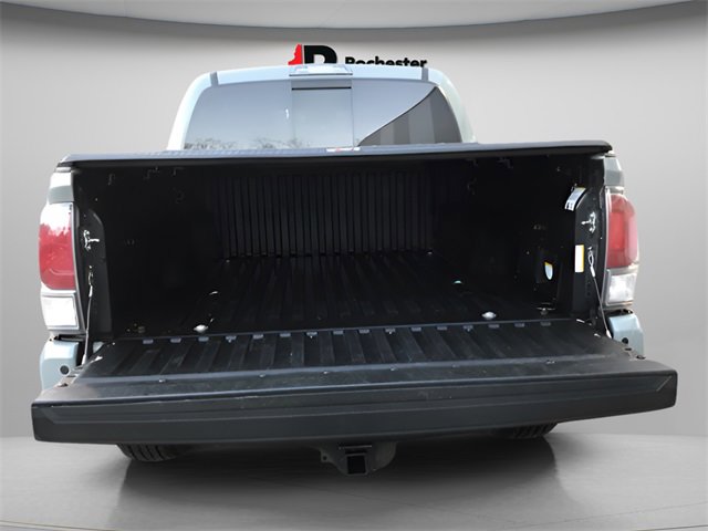 Used 2022 Toyota Tacoma TRD Off-Road w/ Technology Package image 6