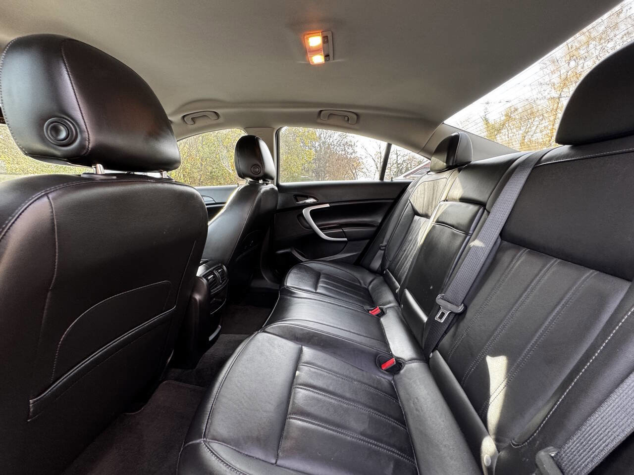 Used 2012 Buick Regal Leather image 12