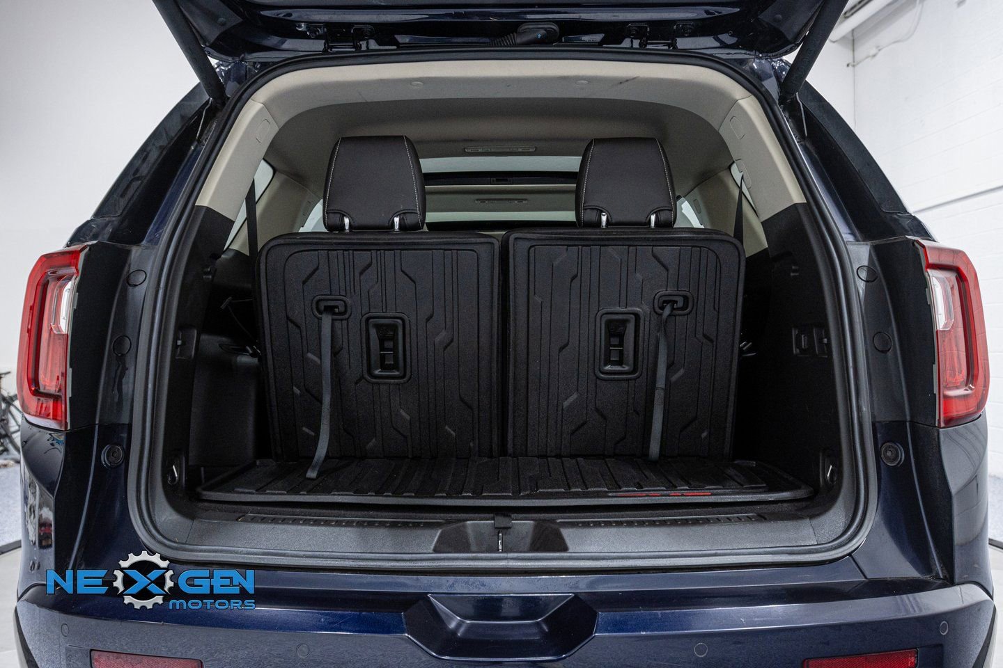 Used 2021 GMC Acadia Denali w/ Denali Ultimate Package image 47