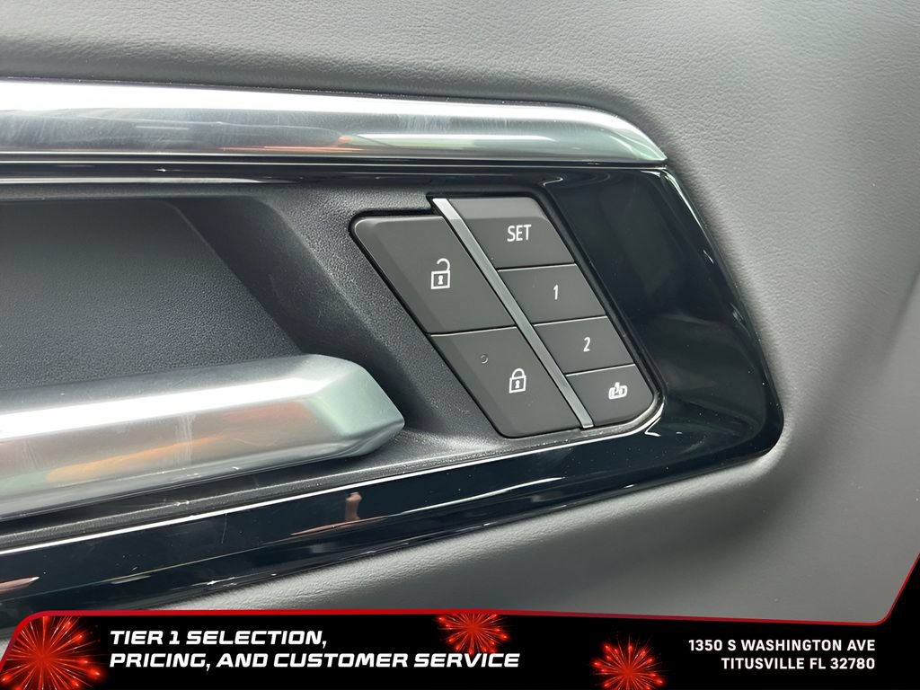 Used 2025 Chevrolet Suburban Premier RWD image 23