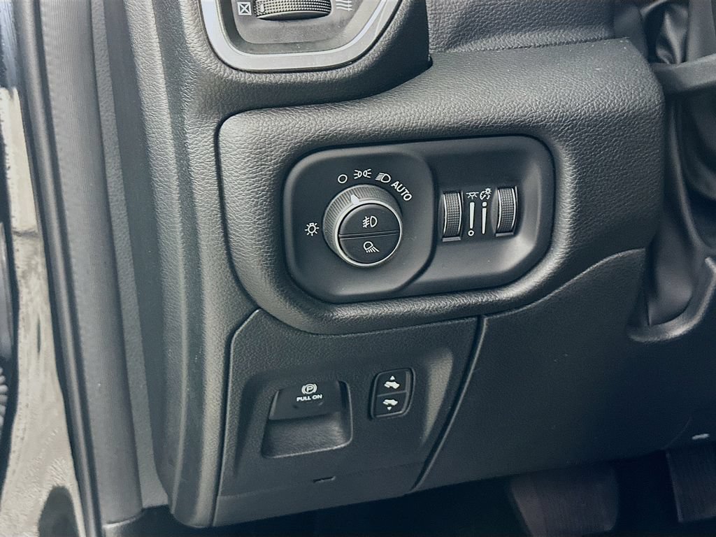 Used 2023 RAM 1500 Laramie AWD/4WD image 29