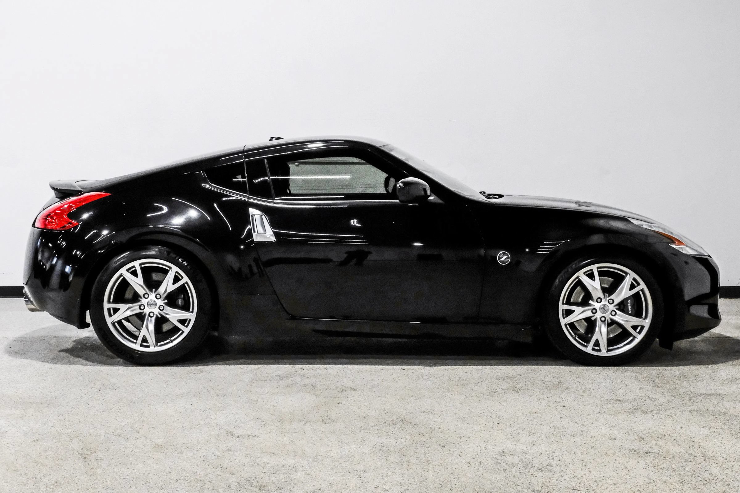 Used 2012 Nissan 370Z Touring w/ Sport Pkg RWD image 5