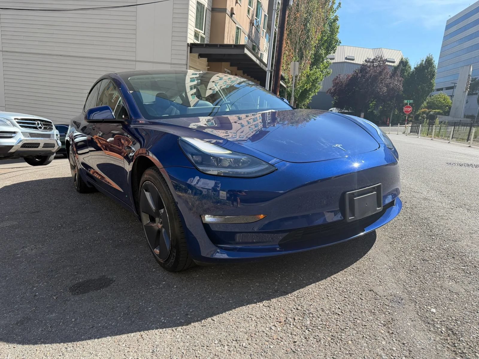 Used 2022 Tesla Model 3 Long Range AWD/4WD image 5
