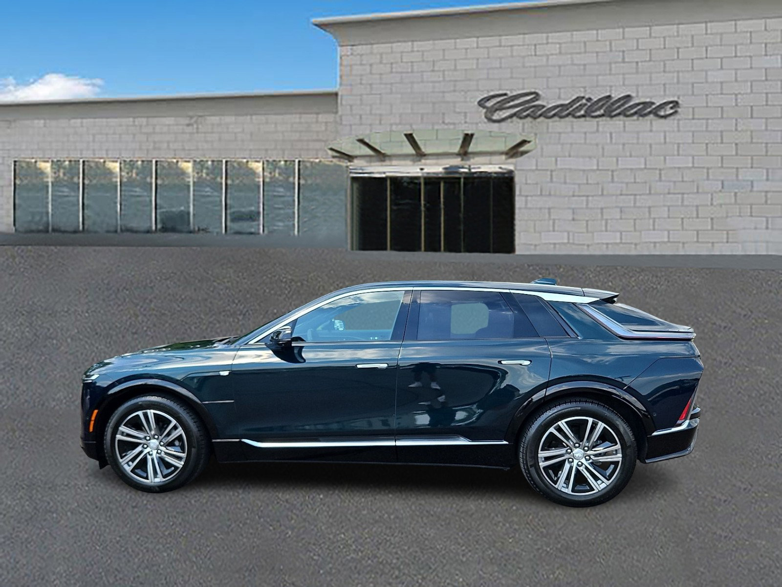 Certified 2024 Cadillac Lyriq Luxury w/ LPO, Floor Liner Package AWD/4WD image 7