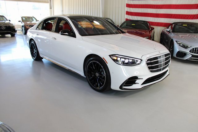 Used 2025 Mercedes-Benz S 580 4MATIC Sedan w/ AMG Line Package image 43