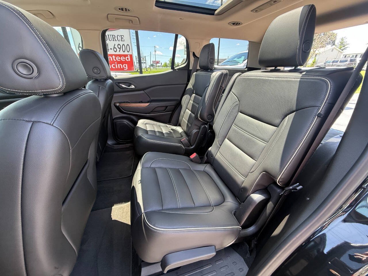 Used 2019 GMC Acadia Denali w/ Technology Package FWD image 12
