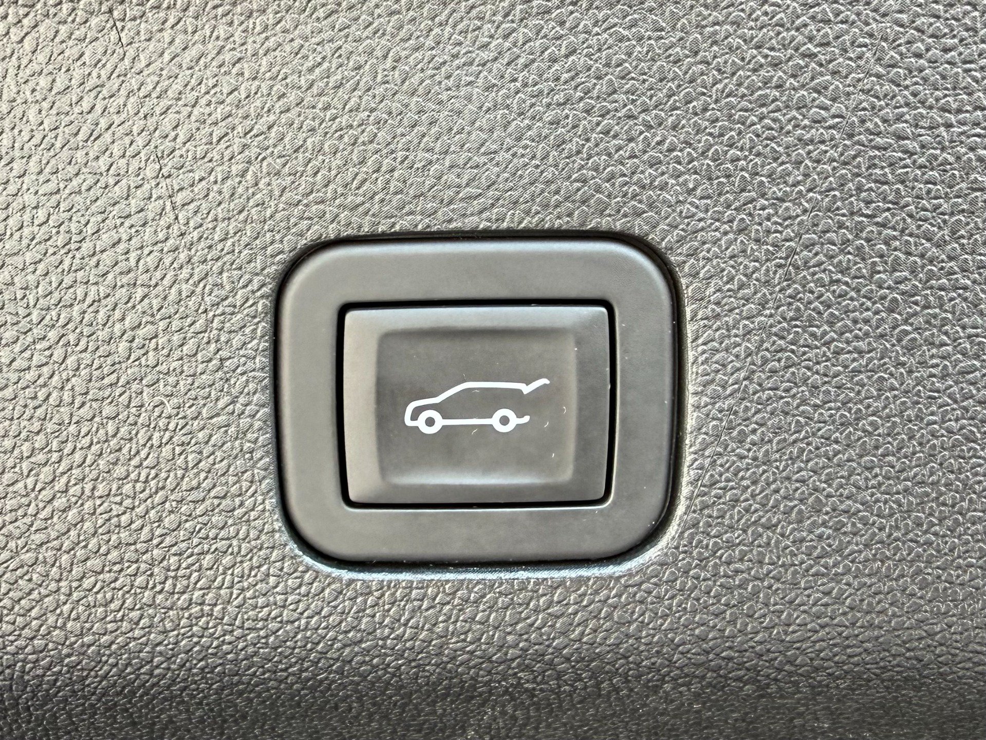 Used 2025 GMC Yukon XL Denali Ultimate w/ LPO, Floor Liner Package AWD/4WD image 27