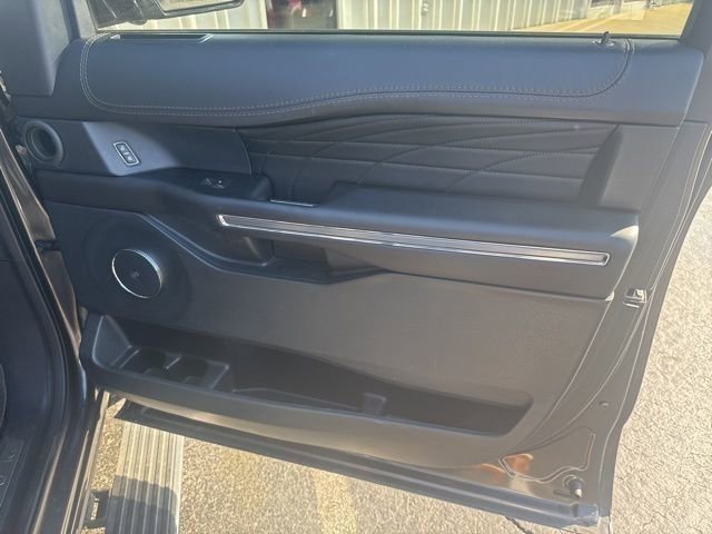 Used 2021 Ford Expedition Platinum image 26