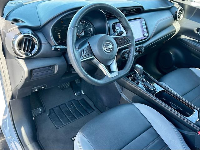 Used 2023 Nissan Kicks SR w/ SR Premium Package image 9