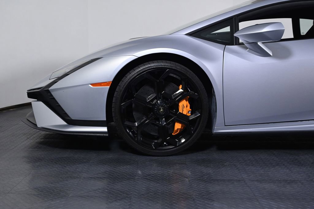 Used 2023 Lamborghini Huracan Tecnica RWD image 27