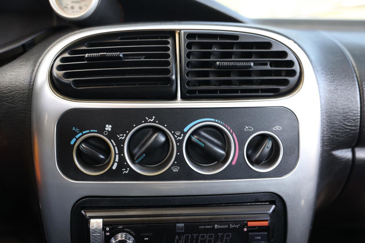 Used 2003 Dodge Neon image 29