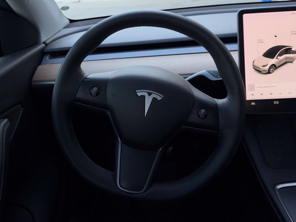 Used 2021 Tesla Model Y Long Range AWD/4WD image 11