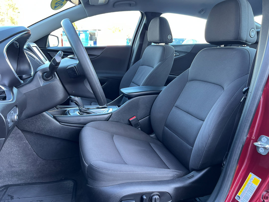 Used 2018 Chevrolet Malibu LT image 14
