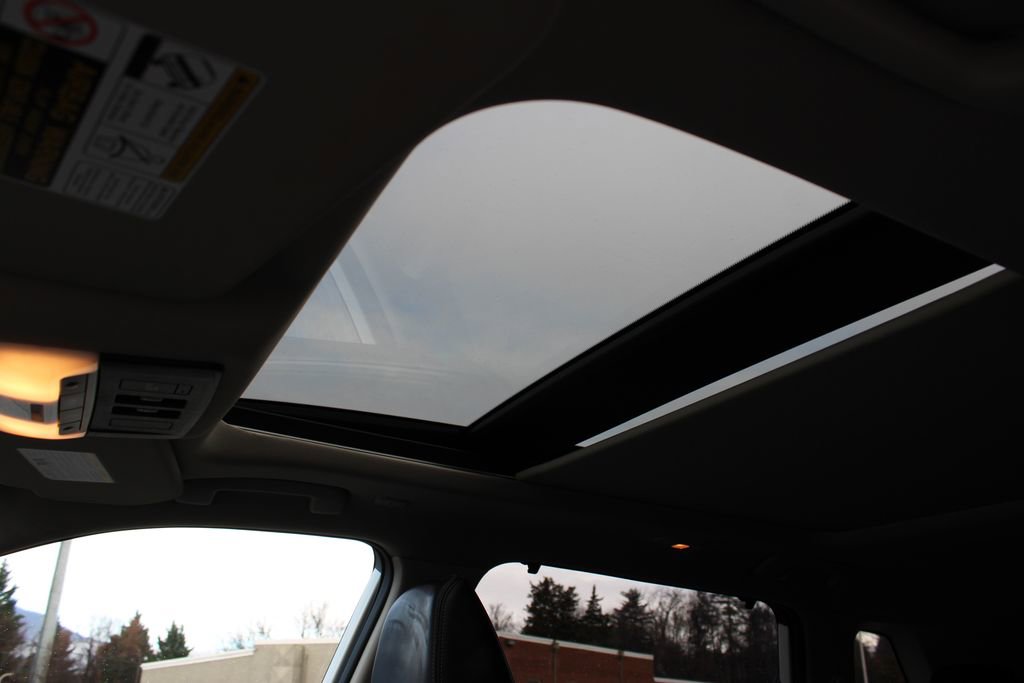 Used 2022 Nissan Rogue Platinum w/ Head-Up Display Package image 19