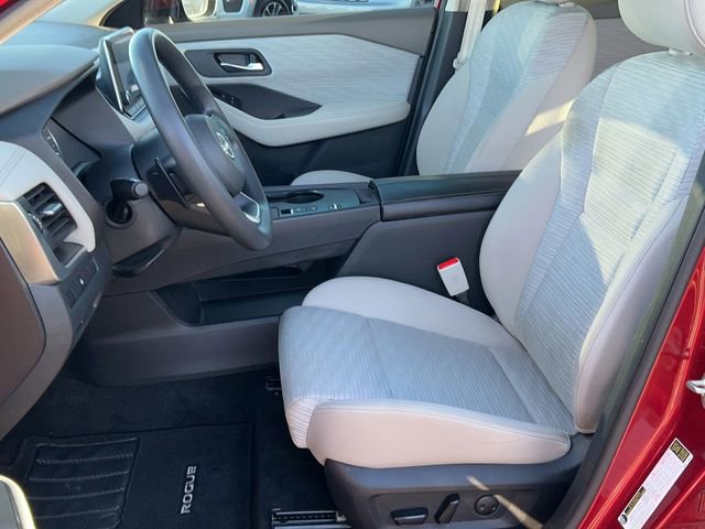 Used 2023 Nissan Rogue SV image 19