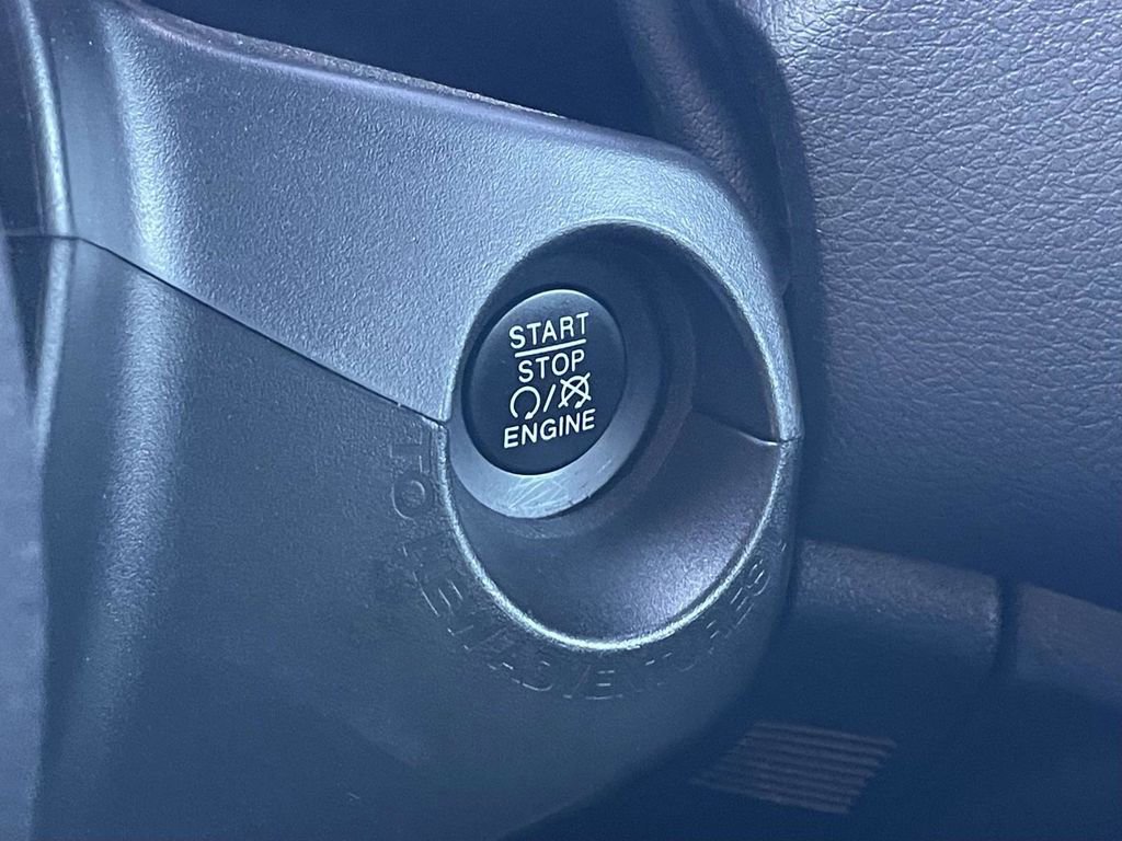 Used 2022 Jeep Renegade Latitude w/ Convenience Group image 34