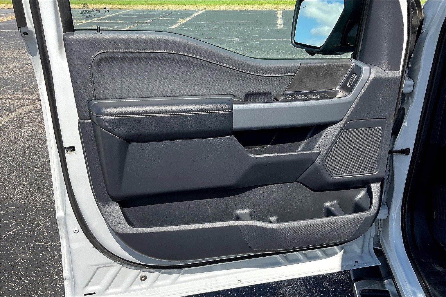 Used 2024 Ford F150 XLT w/ Mobile Office Package image 18