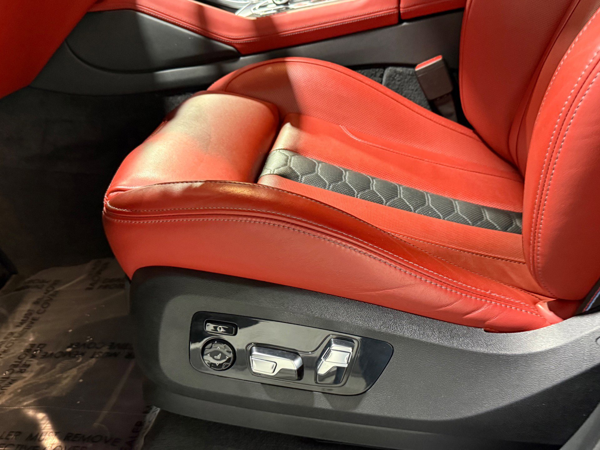 Used 2025 BMW X5 M Competition w/ Executive Package image 31