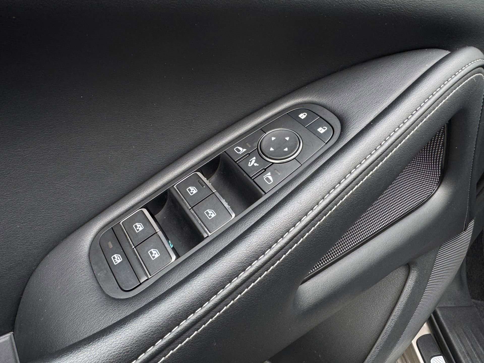 Used 2025 INFINITI QX60 Luxe image 33