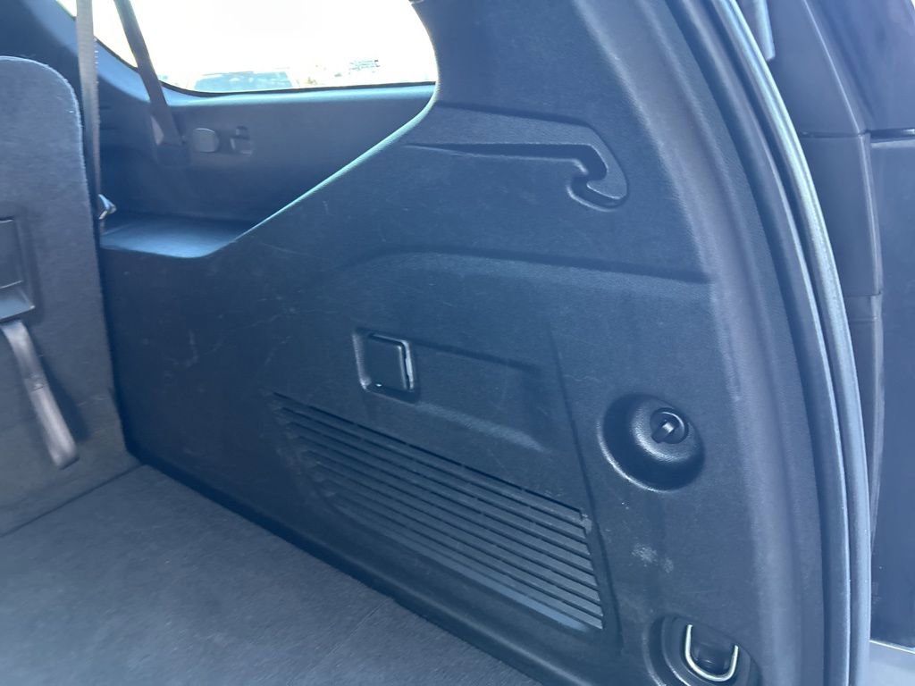 Used 2021 Chevrolet Suburban LS image 22