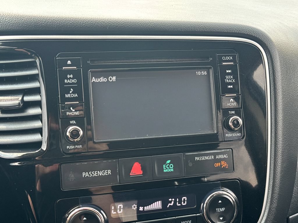 Used 2016 Mitsubishi Outlander SE AWD/4WD image 22