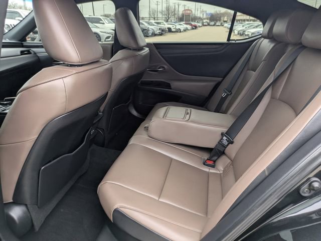 Used 2023 Lexus ES 300h w/ Premium Package image 29