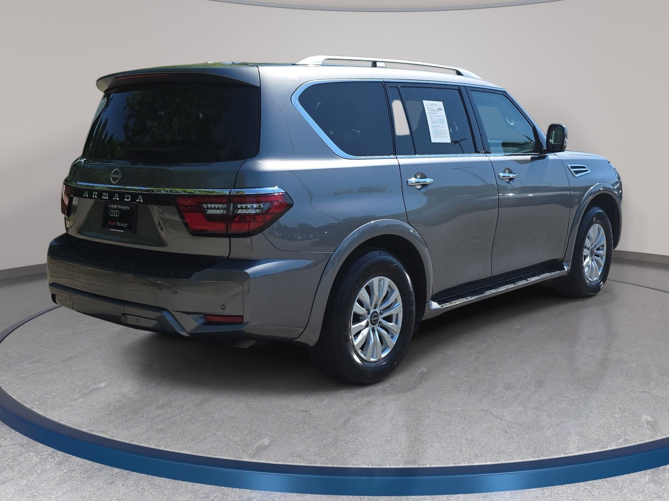 Used 2024 Nissan Armada SV AWD/4WD image 5