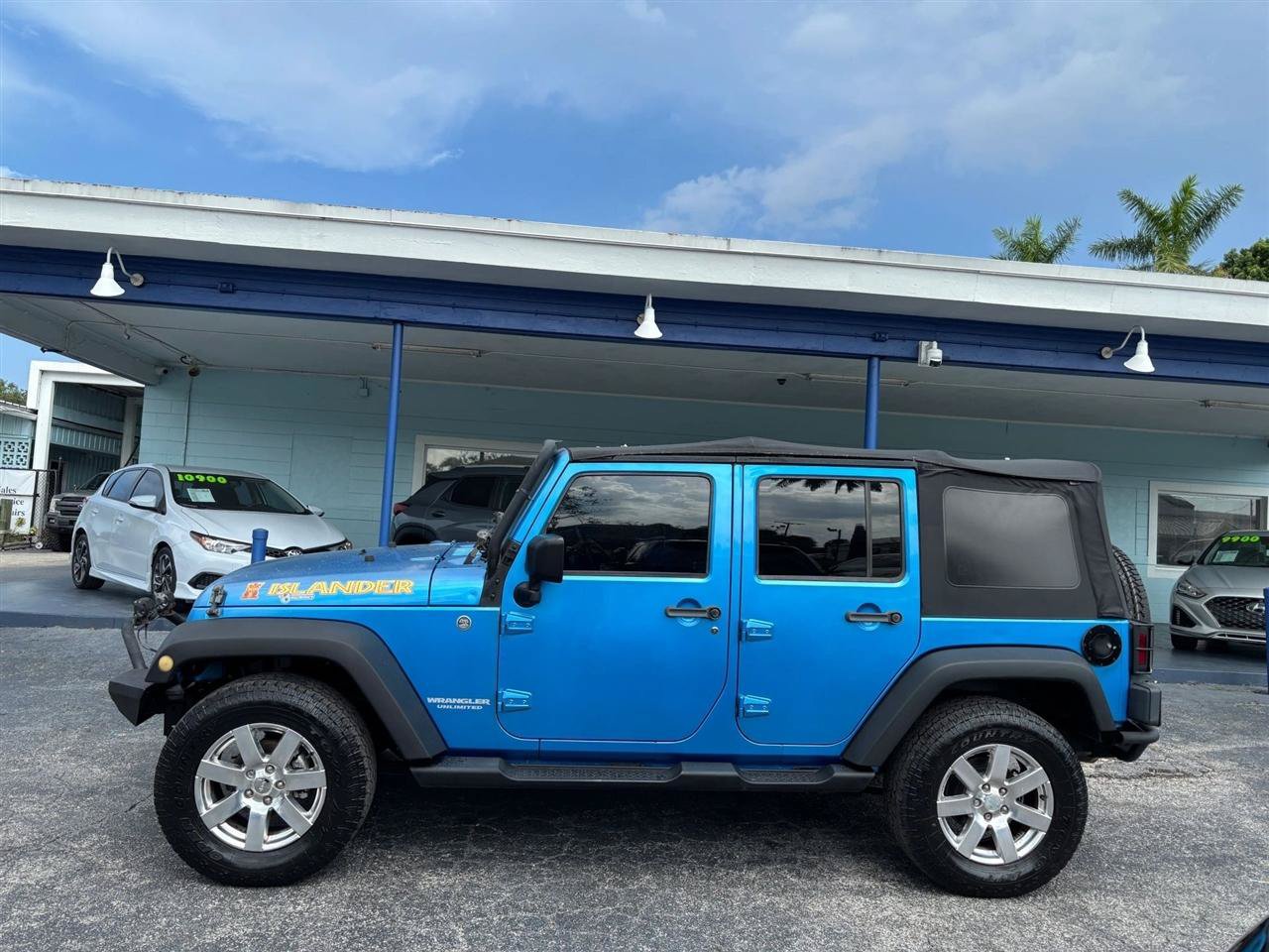 Used 2010 Jeep Wrangler Unlimited Sport AWD/4WD image 2
