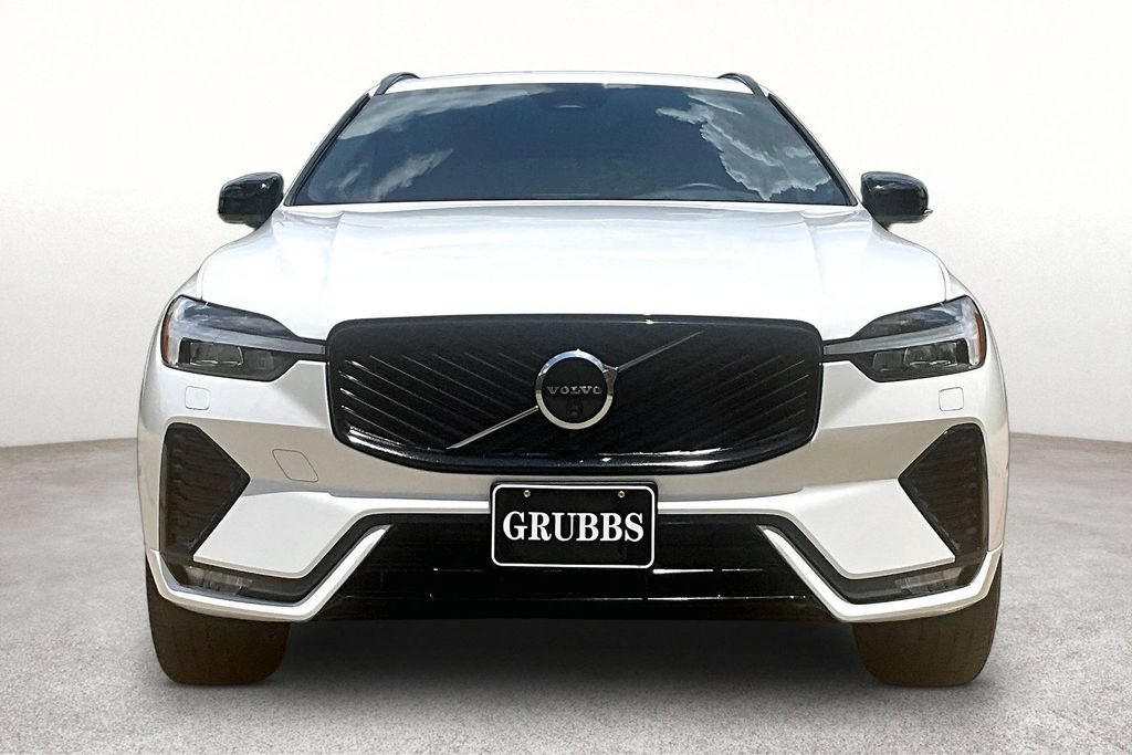 Used 2026 Volvo XC60 B5 Plus AWD/4WD image 4