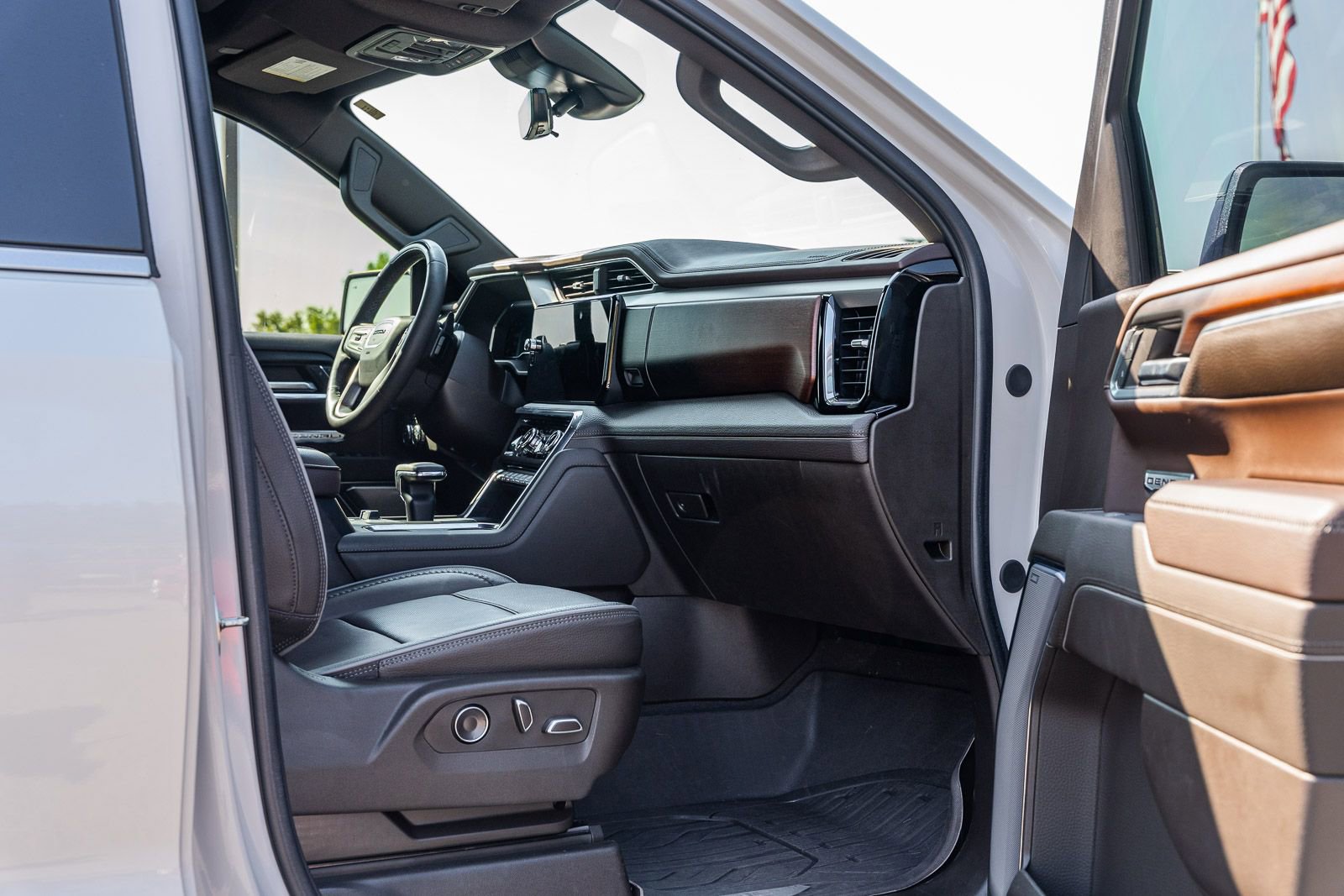 Used 2024 GMC Sierra 1500 Denali image 12