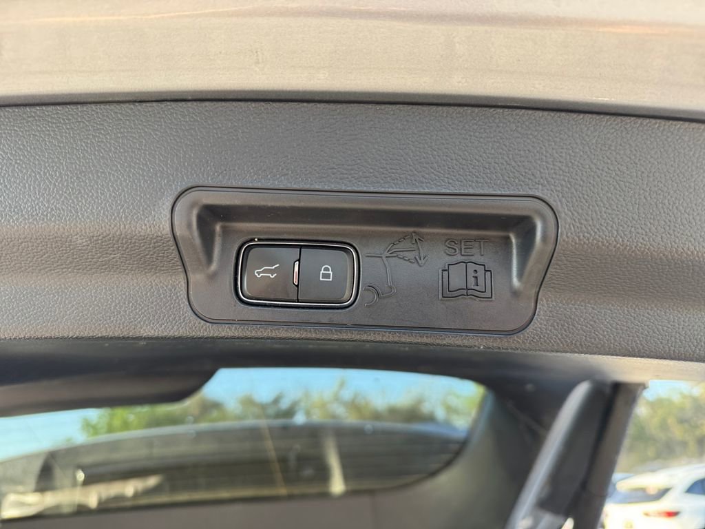 Certified 2022 Ford Explorer XLT w/ Equipment Group 202A image 22