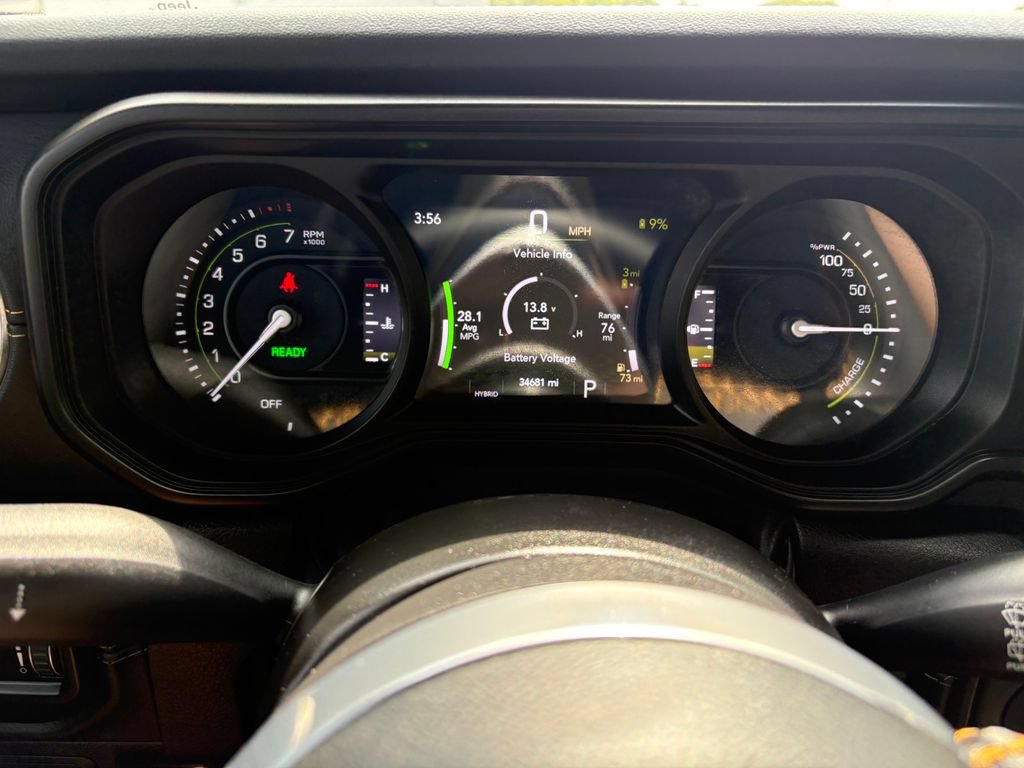 Used 2024 Jeep Wrangler Unlimited Sahara w/ Technology Group AWD/4WD image 19