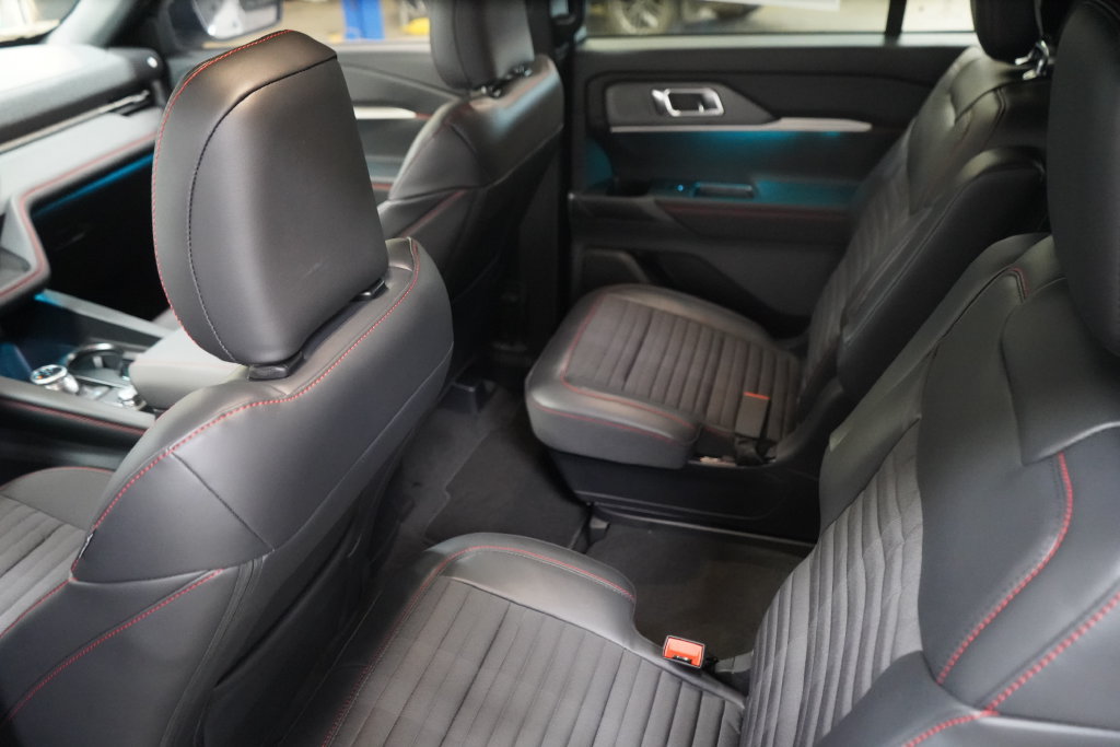 New 2027 Ford Explorer ST-Line w/ Premium Package RWD image 30