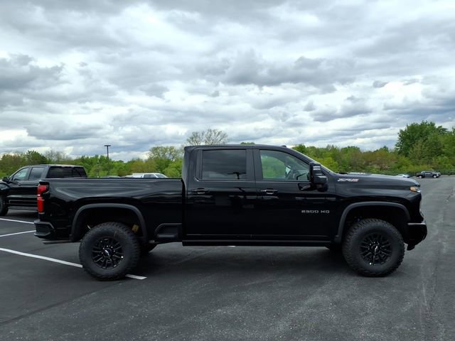 New 2026 Chevrolet Silverado 2500 ZR2 w/ LPO, Dark Essentials Package AWD/4WD video 2