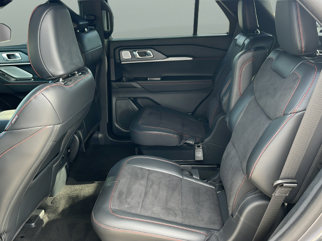 Used 2025 Ford Explorer ST w/ Sun And Sound Package AWD/4WD image 19