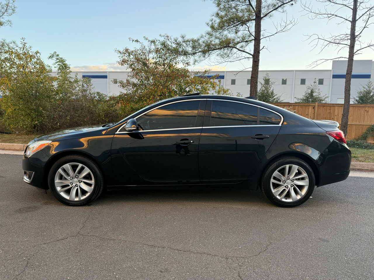 Used 2015 Buick Regal image 6