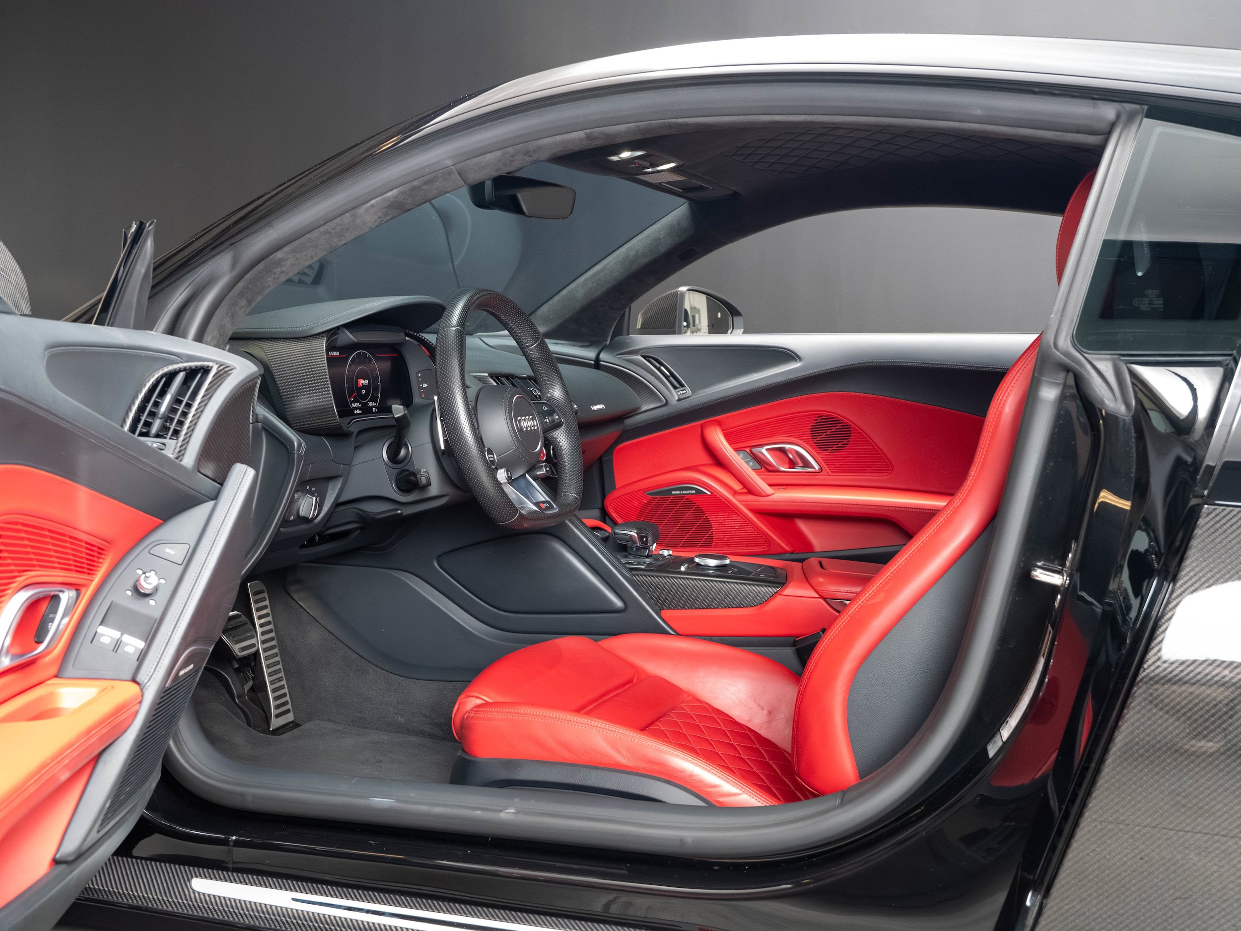 Used 2017 Audi R8 V10 plus AWD/4WD image 4
