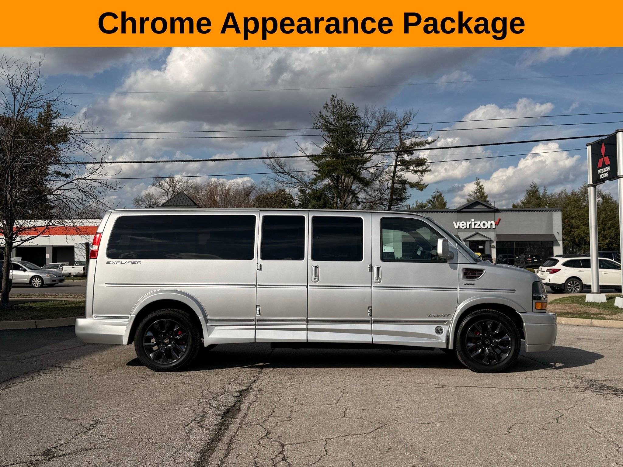 Used 2023 Chevrolet Express 2500 Extended RWD image 6