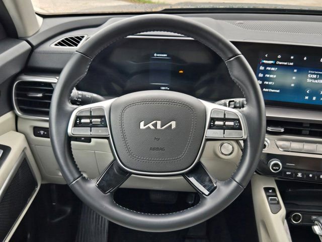 Used 2025 Kia Telluride S image 23