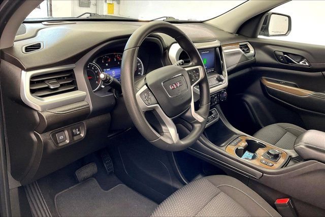 Used 2022 GMC Acadia SLE w/ Driver Convenience Package image 14