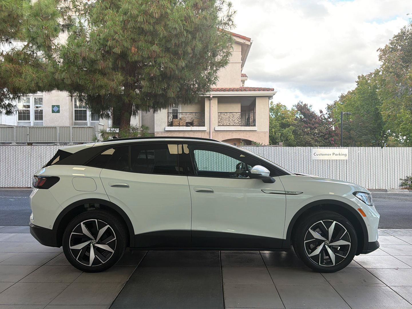 Certified 2023 Volkswagen ID.4 Pro S AWD/4WD image 6