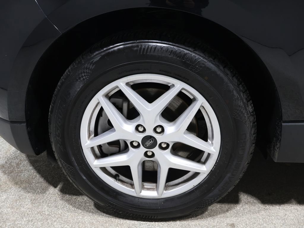 Used 2024 Ford Edge SEL image 9