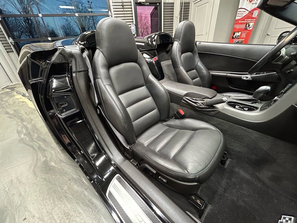 Used 2007 Chevrolet Corvette Convertible w/ Preferred Equipment Group image 5