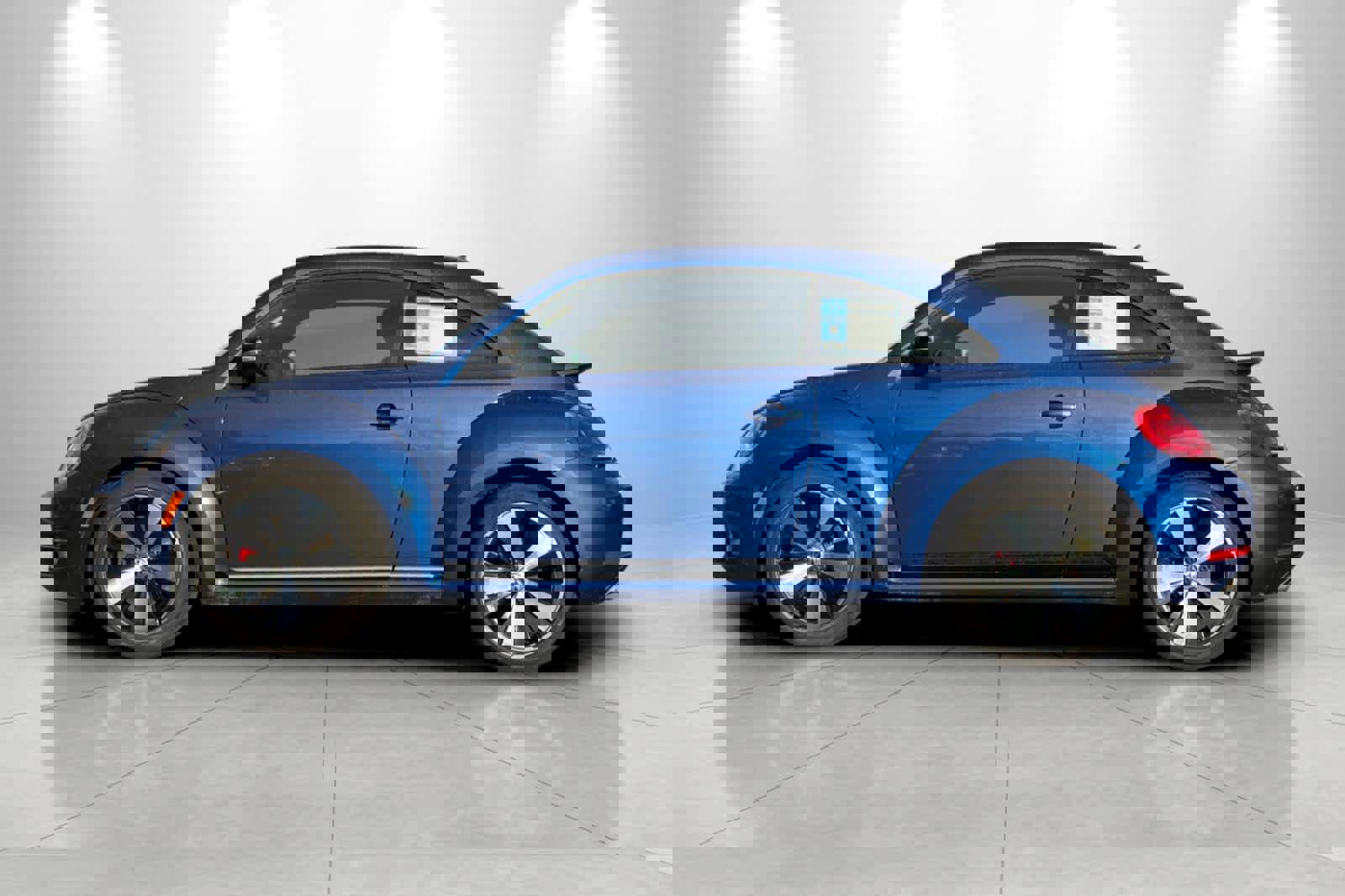 Used 2012 Volkswagen Beetle 2.0T image 5