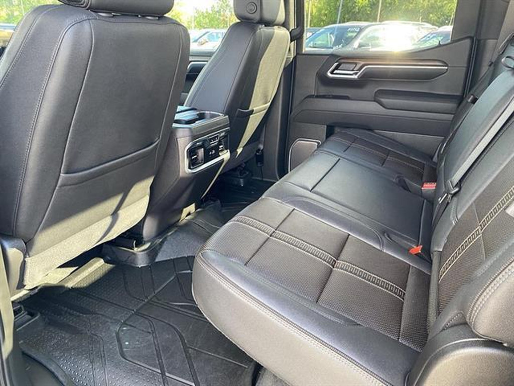 Used 2025 Chevrolet Silverado 1500 High Country AWD/4WD image 48