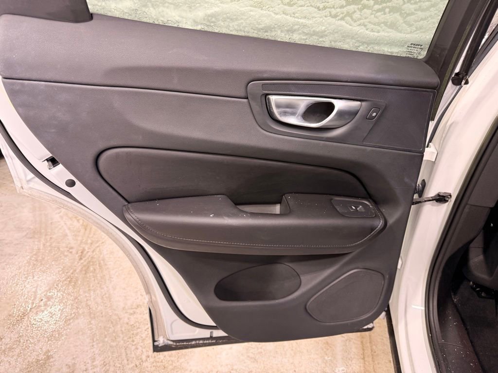Used 2023 Volvo XC60 B5 Plus w/ Protection Package Premier image 19