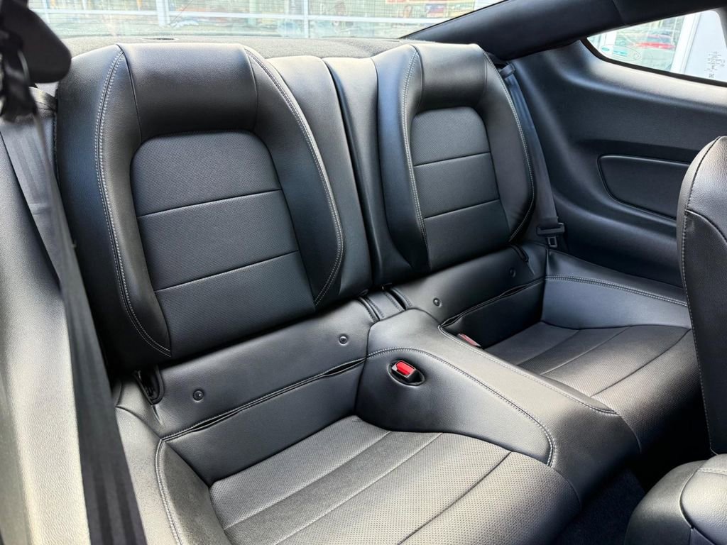 Used 2022 Ford Mustang GT Premium image 9