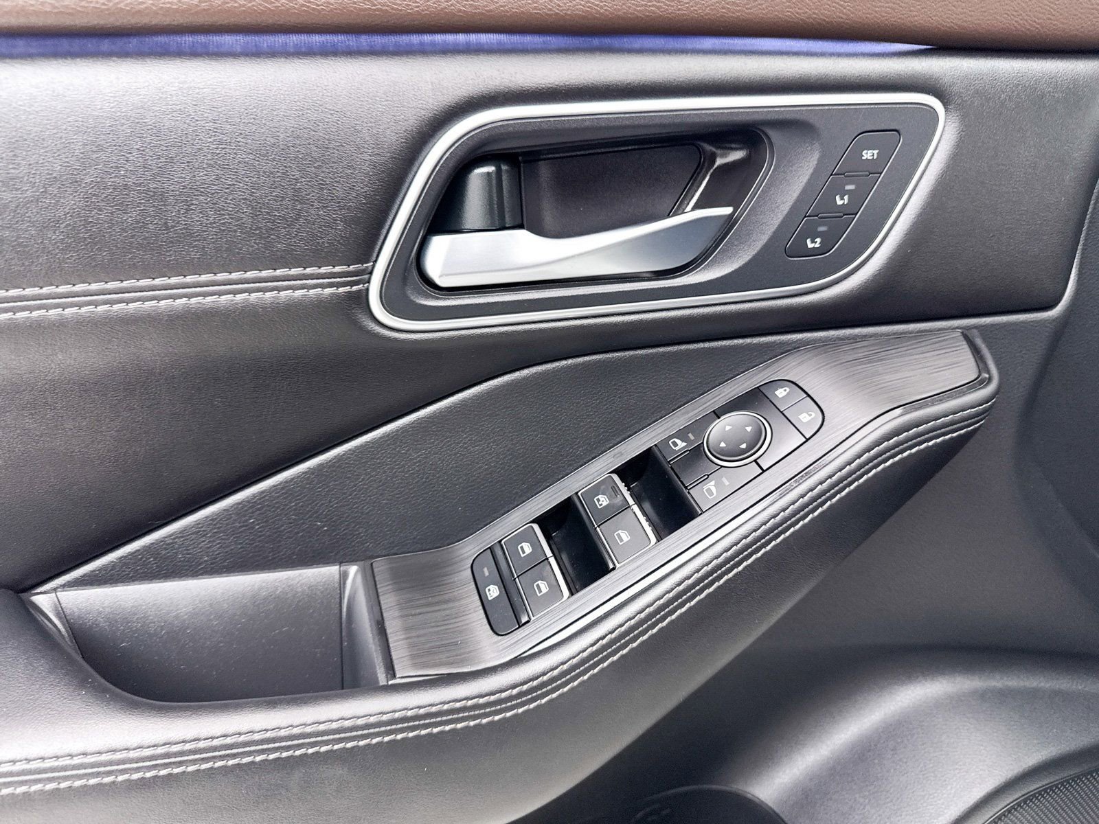 Used 2023 Nissan Rogue Platinum image 27