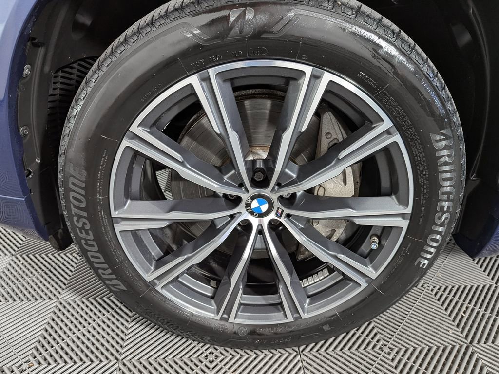 Used 2019 BMW X5 xDrive50i w/ M Sport Package image 48